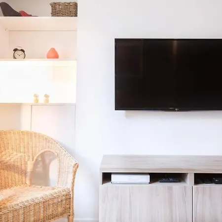 Διαμέρισμα Parisian Charm Studio - Ideal Stay For 3 Guests *