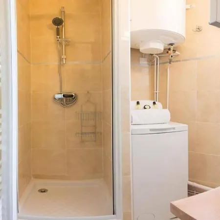 Parisian Charm Studio - Ideal Stay For 3 Guests Διαμέρισμα *