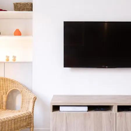 Apartamento Parisian Charm - Ideal For 3 Guests *