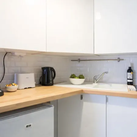 아파트 Parisian Charm - Ideal For 3 Guests