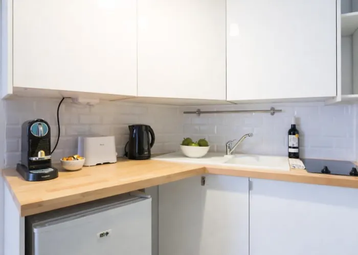 아파트 Parisian Charm - Ideal For 3 Guests